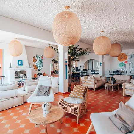 Отель Pounda Resort Paros 4*